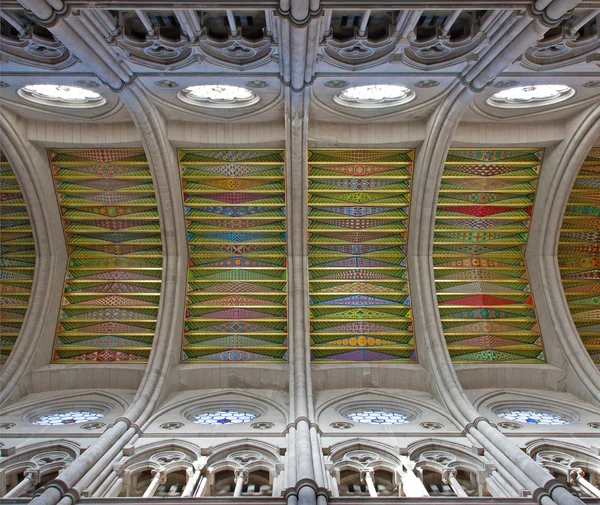 MADRID - MARCH 10: Modern frescos from ceiling of Santa Maria la Real de La Almudena cathedral in March 10, 2013 in Spain. — Stock Photo, Image