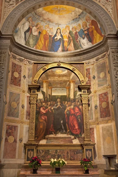 VERONA - JANUARY 27: Chapel Miniscalchi in Saint Anastasia's church from year 1506 designed by Angelo di Giovanni with main scene of the Pentecost on January 27, 2013 in Verona, Italy. — Stock Photo, Image