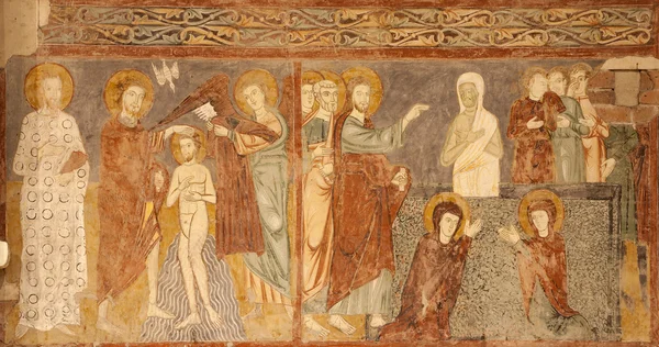 VERONA - JANUARY 27: Fresco of Resurrection of Lazarus and baptism of Christ from 13. - 14. cent. in basilica San Zeno in January 27, 2013 in Verona, Italy. — Stock Photo, Image