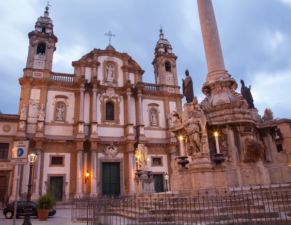 Palermo - San Domenico - Chiesa di San Domenico e colonna barocca di notte — Foto Stock