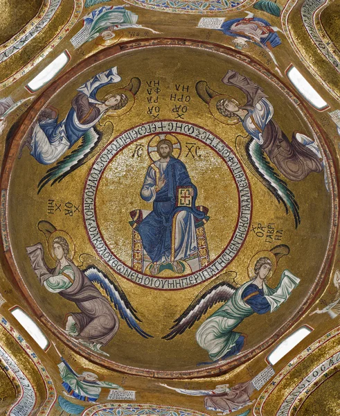 Palermo - 8. dubna: mozaika Ježíše Krista z kopule kostela santa maria Dell ' ammiraglio nebo la martorana od 12. cent. na 8 dubna 2013, palermo, Itálie. — Stock fotografie