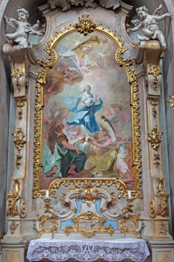 jasov - 2 Ocak: Barok yan altar ve boya Immaculate Conception johann tarafından lucas kracker (1752-1776) dan premonstratesian cloister içinde jasov üzerinde 2 Ocak 2014 yılında jasov, Slovakya.