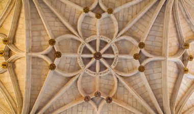 Toledo - 8 Mart: Gotik tavan san juan de los reyes veya 8 Mart 2013 Toledo, İspanya üzerinde kralların saint john Manastırı.