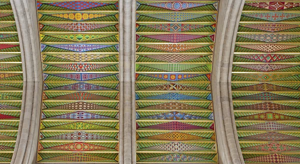 MADRID - 10 MARZO: Affreschi moderni dal soffitto della cattedrale di Santa Maria la Real de La Almudena, 10 marzo 2013 in Spagna . — Foto Stock