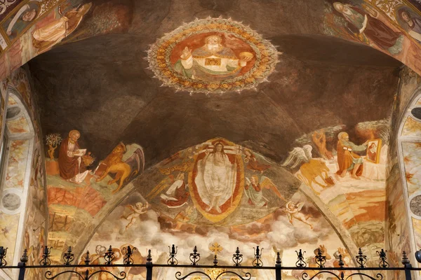 BERGAMO - JANUARY 26: Main apse from church Michele al pozzo bianco. Fresco by Giovani Battista Guarinoni d'Averara from year 1577 on January 26, 2013 in Bergamo, Italy. — Stock Photo, Image