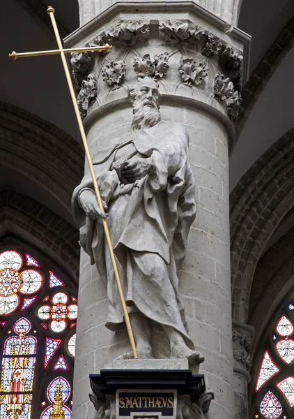 BRUSSELS - JUNE 22: Statue of st. Andrew the apostle from gothic cathedral of Saint Michael on June 22, 2012 in Brussels. — Stock Photo, Image