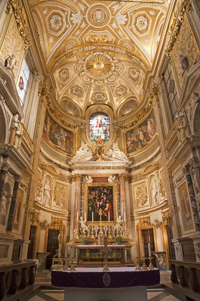 罗马-3 月 23 日： 在 2012 年 3 月 23 日在罗马的教会圣塔玛丽亚戴尔尼玛的祭坛. — 图库照片