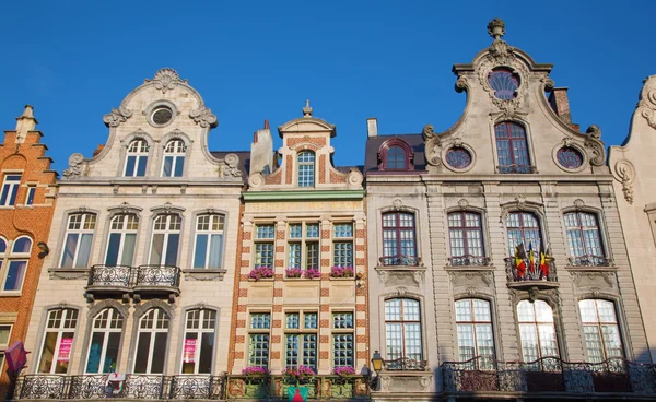 MECHELEN, BELGIUM - SEPTEMBER 4: Palace on IJzerenleen street from center of town in September 4, 2013 in Mechelen, Belgium. — Stock Photo, Image