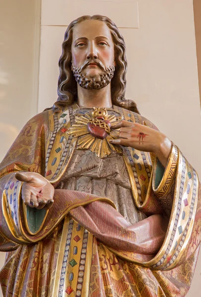 ANTWERP - 4 SEPTEMBRE : Statue du Cœur de Jésus dans l'église Saint Willibrordus le 4 septembre 2013 à Anvers, Belgique — Photo