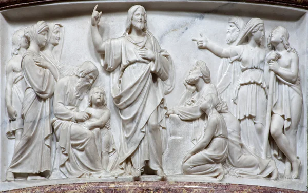 BERGAMO - JANUARY 29: Relief of Jesu by predication in the church San Alessandro della Croce on January 29, 2013 in Bergamo, Italy. — Stock Photo, Image