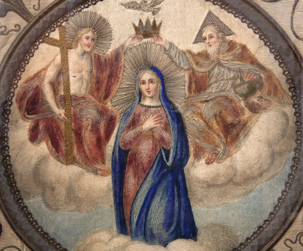 MILAN - SEPTEMBER 16: Coronation of Virgin Mary as detail of old flag from museum of Cappella Portinari on September 16, 2013 in Milan, Italy. — Stock Photo, Image