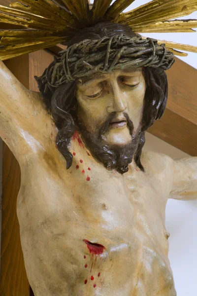 Jesus auf der Kreuzstatue — Stockfoto