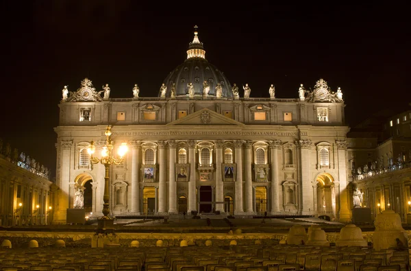 罗马-梵蒂冈-圣彼得斯堡大教堂-夜 — 图库照片