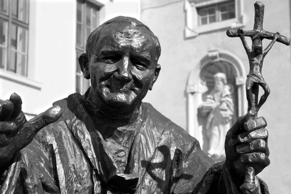 Paus john paul ii beeld uit trnava - Slowakije — Stockfoto