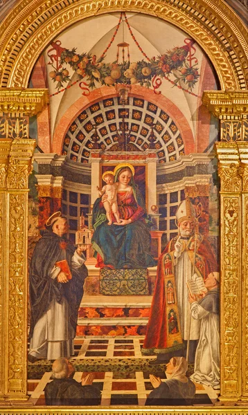 VERONA, ITALIA - 27 GENNAIO 2013: Pittura di Immacolata Concezione (Vergine Maria) sull'altare laterale Bevilacqua-Lazise di Orazio Marinali in chiesa Santa Anastasia . — Foto Stock