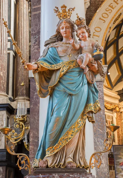 ANTWERP, BELGIUM - SEPTEMBER 5: Baroque carved Madonna in St. Charles Borromeo church on September 5, 2013 in Antwerp, Belgium — Stock Photo, Image