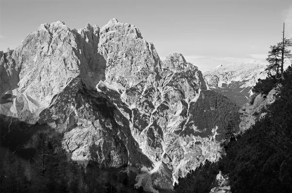 Julské Alpy - prisojnik vrchol od východu — Stock fotografie
