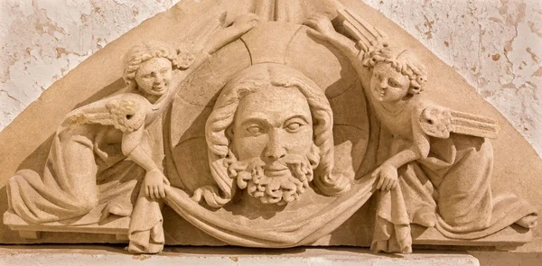 BRATISLAVA, SLOVAKIA - FEBRUARY 11, 2014: Detail from st. Ann gothic side chapel - prior sotth portal of church in st. Martin cathedral. — Stock Photo, Image