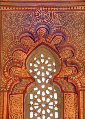 Toledo - 8 Mart: arch ve fresklerle san Roma kilisesi olan 13 kuruş mudejar mimari stilinde inşa edilen bir çan kulesi. 8 Mart 2013 Toledo, İspanya.