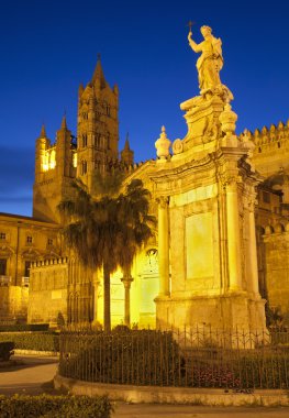 Palermo - katedral veya alacakaranlık ve santa rosalia Memorial duomo Batı kuleleri