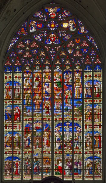 MECHELEN, BELGIUM - SEPTEMBER 6: Scenoe of Jesus life from windowpane of St. Rumbold's cathedral on September 6, 2013 in Mechelen, Belgium. — Stock Photo, Image