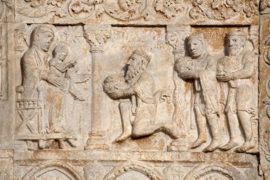 Verona - 27 Ocak: Romanesk bazilika san zeno magi sahneden hayranlığı. İçim rahatladı heykeltraş nicholaus ve çalışmalarını atölyesini 27 Ocak 2013 tarihinde, verona, İtalya.