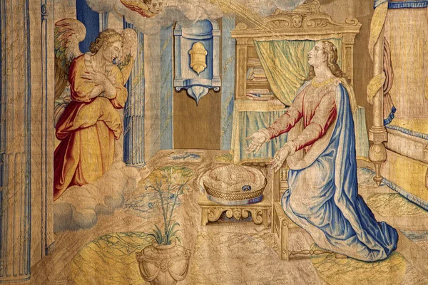 贝加莫-1 月 26 日： 壁饰挂毯的天使报喜的但从 1583 年由亚历山德罗 allori 马焦雷圣玛丽亚教堂在 2013 年 1 月 26 日在意大利贝尔加莫. — 图库照片