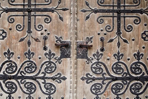 Budapest - detalj från west gate på katedralen saint matthew — Stockfoto