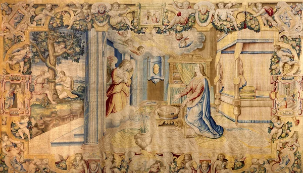 Bergamo - 26 de janeiro: gobelin de Anunciação do ano 1583 por alessandro allori, na igreja santa maria maggiore, em 26 de janeiro de 2013, em bergamo, Itália. — Zdjęcie stockowe