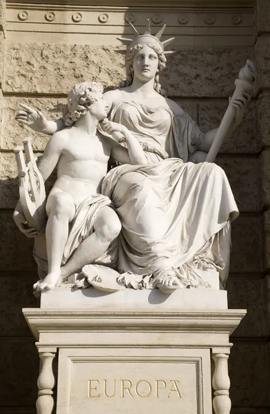 Viena - estatua de Europa del museo de historia de la naturaleza —  Fotos de Stock