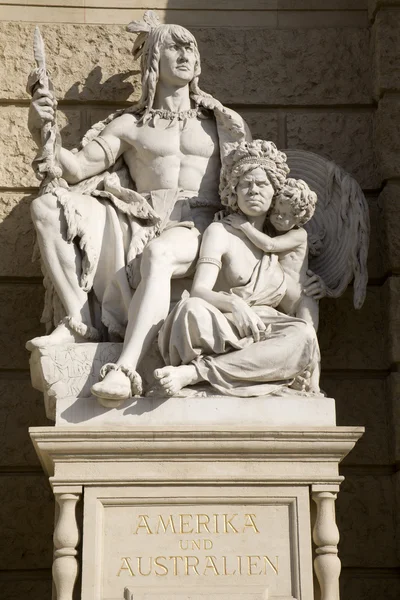 Vienna - statue of America and Australia from museum of history of nature — Stock Photo, Image