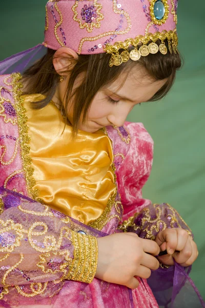 Malá holčička v šatech, Karneval - Arabština — Stock fotografie