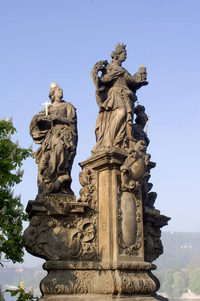 Estátua de Charles Bridge St. Barbara, Elizabeth e Margaret — Fotografia de Stock