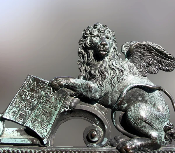 Löwe der Heiligen Mark - Venedig - Schutzpatron der Stadt — Stockfoto