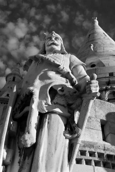 Budapest - Statue in front of Fishermans tower — Stock Photo, Image