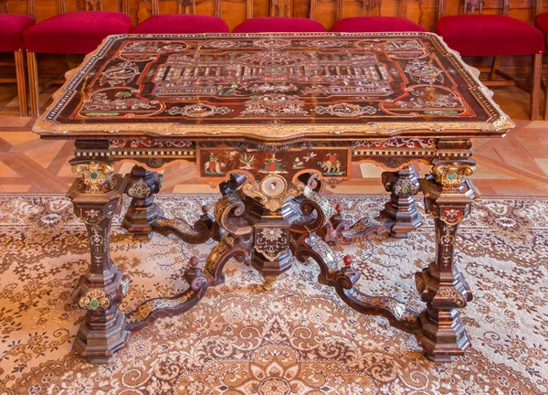 SAINT ANTON, SLOVAKIA - Feb 27, 2014: Mosaic table from 18. cent. в аудитории салуна во дворце Святого Антона . — стоковое фото