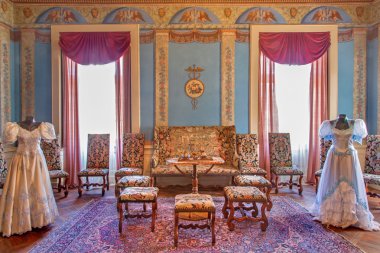 Anton, Slovakya - 26 Şubat 2014 Aziz: sarayında müzik Salon Sandalyeler ve koltuklar 19 Elişi iğne ile anton Aziz. yüzde.