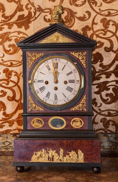 SAINT ANTON, SLOVAKIA - FEBRUARY 26, 2014:  Table clock from 19. cent. in palace Saint Anton. — Stock Photo, Image