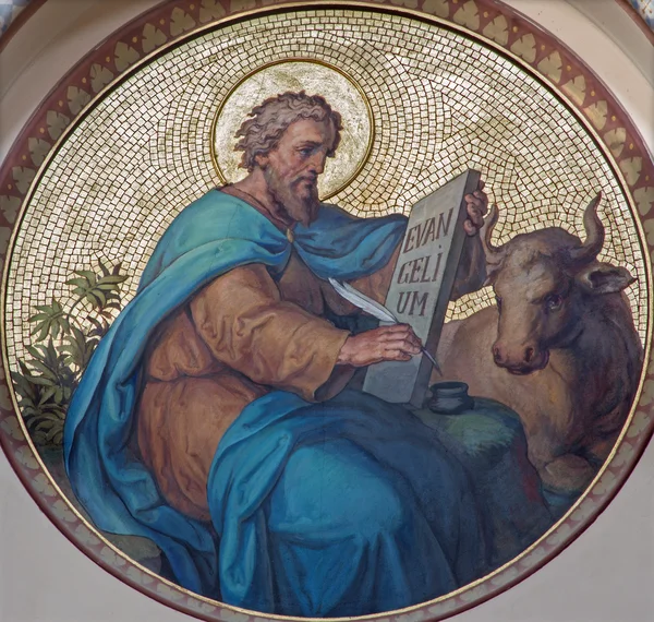 Wenen, Oostenrijk - 17 februari 2014: saint luke de evangelist door josef kastner van jaar 1906-1911 in Karmelieten kerk in dobling. — Stockfoto