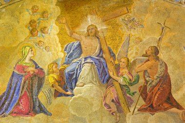 Venice, İtalya - 11 Mart 2014: st. mark Katedrali ana portal üzerinden dış cephe Mozaik. İsa cennet ve hl Kral. Mary ve St john the baptist.