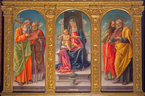 VENICE, ITÁLIA - MARÇO 12, 2014: Madonna no tron e santos por Bartolomeo Vivarini (1430 - 1499) em Cappella Bernardo e igreja Basílica de Santa Maria Gloriosa dei Frari . — Fotografia de Stock