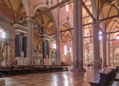 Venice, İtalya - 12 Mart 2014: basilica di san giovanni e paolo Kilisesi, iç.