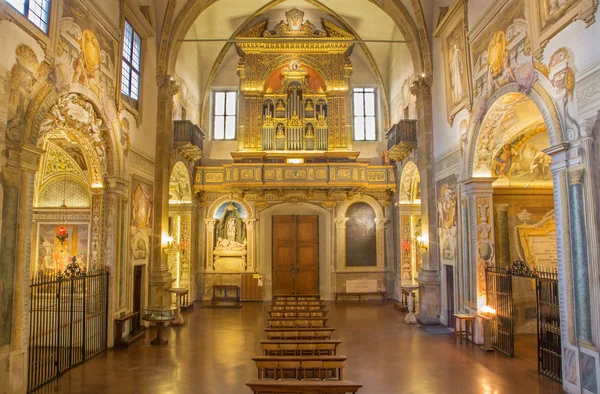 波洛尼亚、 意大利-2014 年 3 月 17 日： 后部的巴洛克式教堂圣米歇尔博斯科. — 图库照片