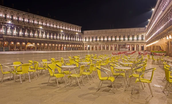 Veneza - Praça São Marcos à noite — Fotografia de Stock