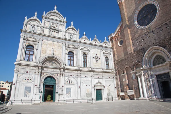 Wenecja - scuola grande di san marco i partal z bazyliką di san giovanni e paolo Kościoła. — Zdjęcie stockowe