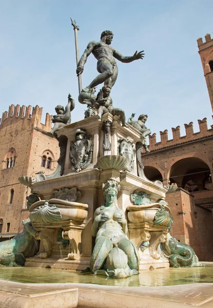 Bologna - Fontana di Nettuno eller Neptunus fontän på Piazza Maggiore-torget — Stockfoto