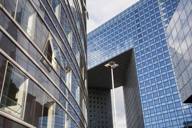 modern ev Paris'ten - savunma