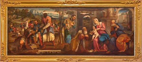 VENICE, ITÁLIA - MARÇO 12, 2014: A Adoração aos Magos por Bonifacio de Pitati (1487 - 1553) da sacristia da igreja Baislica di Santa Maria Gloriosa dei Frari . — Fotografia de Stock