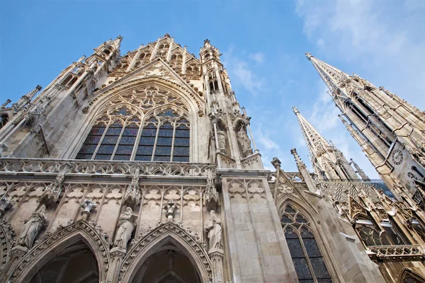 Wien - votivkirche neo - gotisk kyrka från söder — Stockfoto