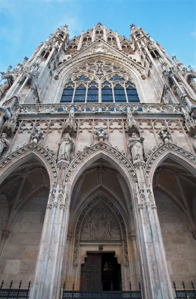 Wien - votivkirche neo - gotisk kyrka från söder — Stockfoto